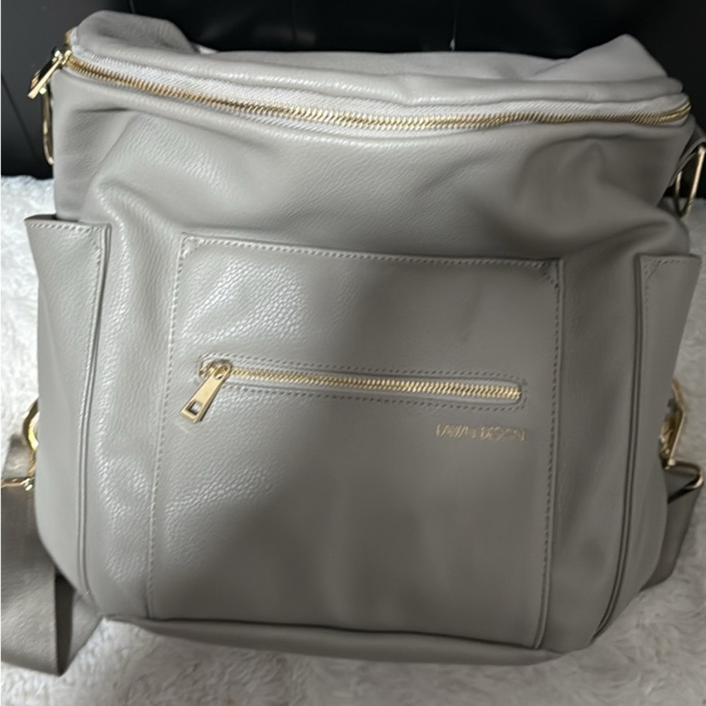 Fawn Design Gray and Gold Baby Bag